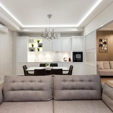 Prestigious 2 Bedr Ap In Old Town By Reside Baltic *