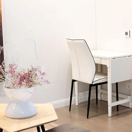 Apartment Prestigious 2 Bedr Ap In Old Town By Reside Baltic